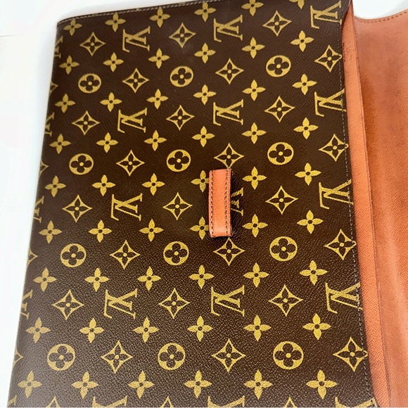 LV Ministre Document Computer Pouche Case Monogram Canvas w/ COA Louis Vuitton - Picture 12 of 16